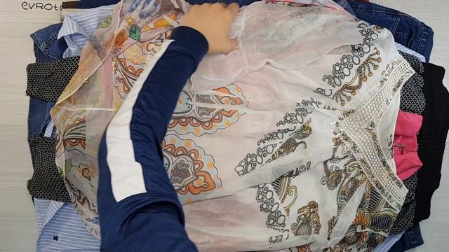 Mix clothes 1 category ( Микс м/ж) (6 мешков в наличии) 14 кг 2,70€ за кг 49 шт смотреть онлайн