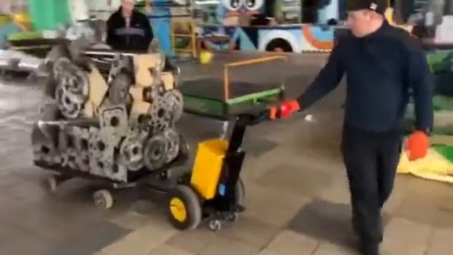 Электрический тягач Е-1200 смотреть онлайн