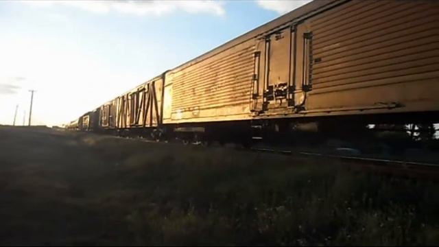 Тепловоз 2ТЭ10Л-792, в раене Дондюшень, Молдавия смотреть онлайн