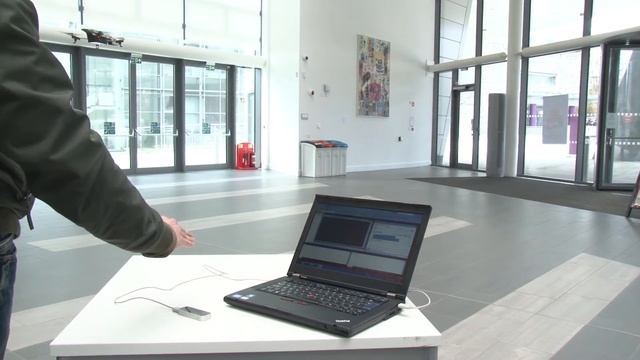 Leap Motion Gesture Controlled AR Parrot 2.0 Drone at RGU Hackathon 2016 смотреть онлайн