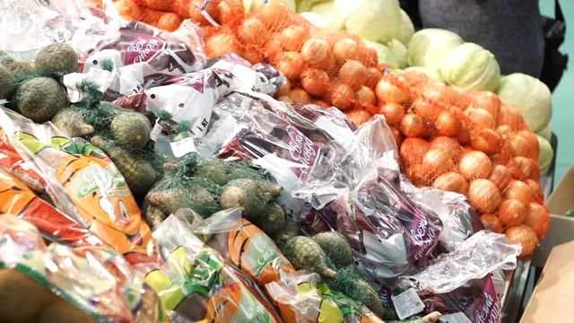 Фрукты и овощи в ТЦ Фудсиб смотреть онлайн