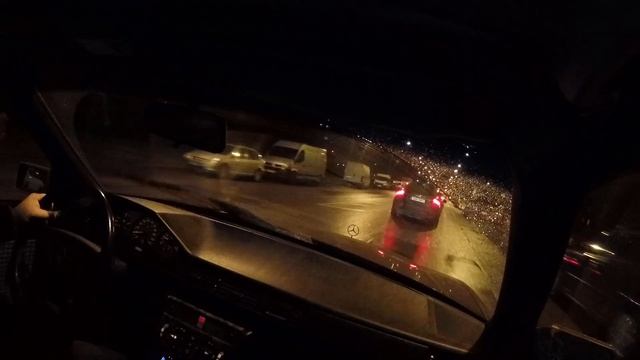 MB W124 260E Rainy evening cruising Tallinn 1 смотреть онлайн