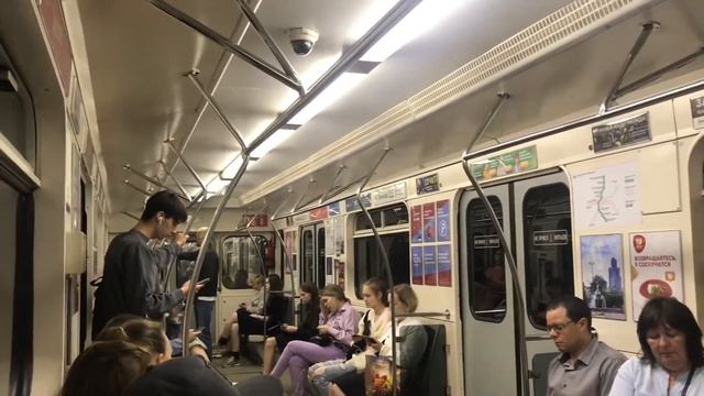 В метро. Екатеринбург от 21.06.2022 3011 81-714.5М (ОЭВРЗ) Линия 1 смотреть онлайн
