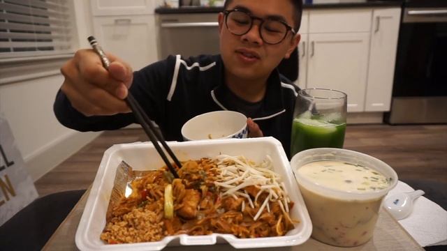Vegetarian Pad Thai & Tom Kha Gai Soup | eatingwithwil mukbang смотреть онлайн
