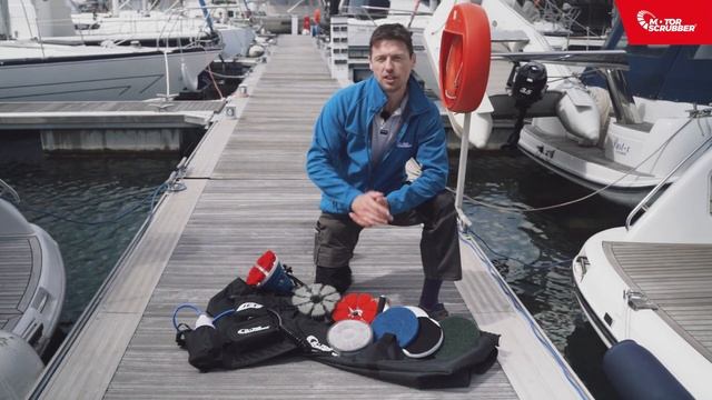 Boat Cleaning With MotorScrubber смотреть онлайн