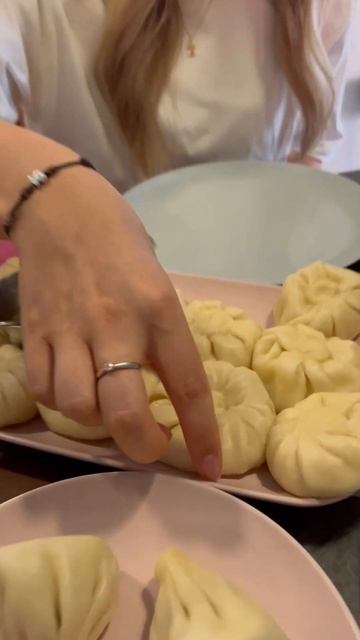 Шок цены на роллы в Грузии😱 shock prices for rolls in Georgia 🍣🤨 #sushi #роллы смотреть онлайн