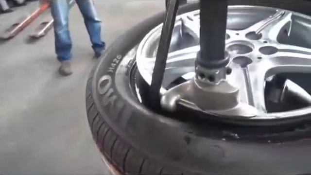 Полуавтоматический шиномонтажный стенд (станок) Flying BL513 смотреть онлайн