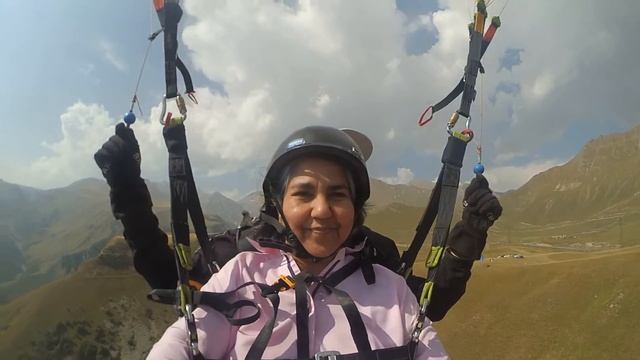 047690 3p gudauri paragliding полет гудаури skyatlantida com بالمظلات، جورجيا بالمظلات gudauripar смотреть онлайн