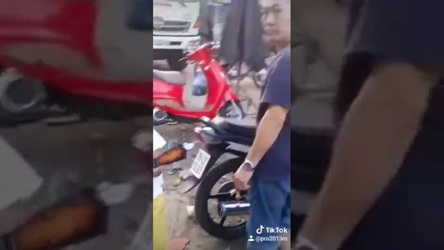 Мальчик гитарист,на рынке Вьетнама смотреть онлайн