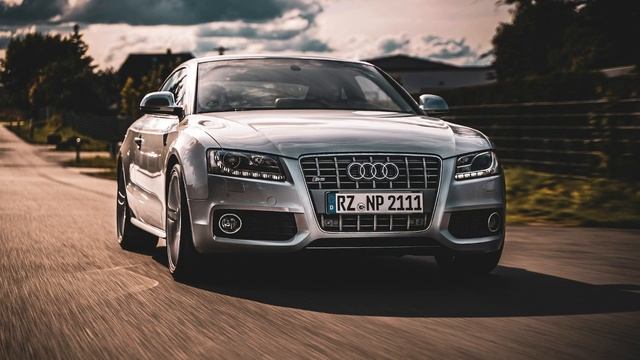 Tipe mobil Audi SUV Audi Crossover Q5 20 T FSI TFSI Quattr 2023 SL Int смотреть онлайн