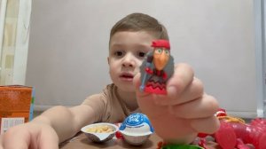 Распаковка коробки «Три кота» и яиц Kids box «Домовенок Кузя» и «Чебурашка»