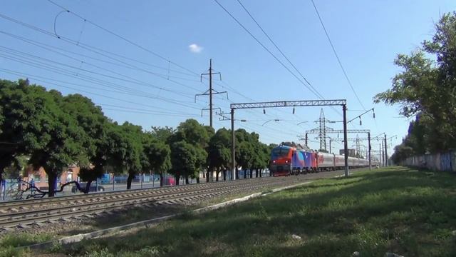 Электровоз ЭП20-001 с поездом №19 Москва-Ростов на Дону смотреть онлайн
