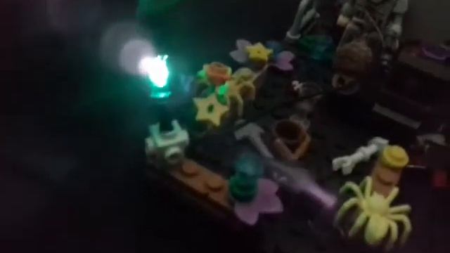 Лего-фонарь,который светится смотреть онлайн