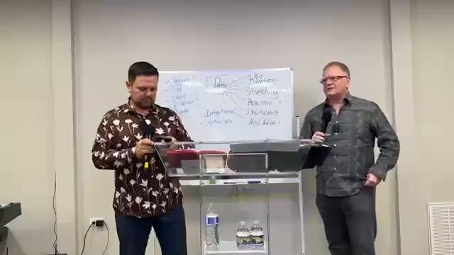 God's Word lamp to your path / Божье Слово светильник твоему пути Tom Scarella смотреть онлайн