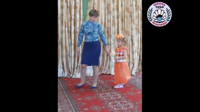 В продолжение модного показа от кутюр в рамках проекта «Арт-мусор» смотреть онлайн