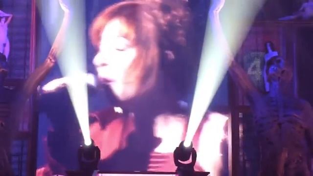 Mylene Farmer - Appelle mon numéro (Tour 2009) смотреть онлайн