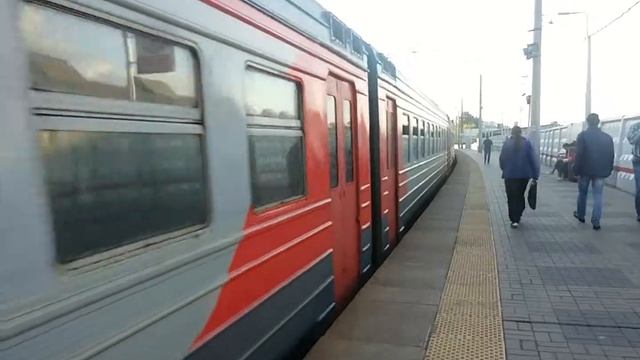 ЭР2Т-7160 На станции Каланчёвская смотреть онлайн