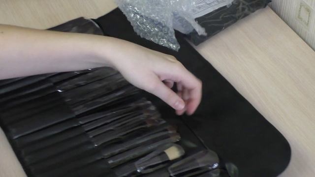 Распаковка набора из 24 кистей для макияжа смотреть онлайн