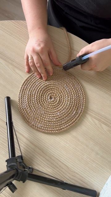 Салфетки из жгута 🧵#буднимамы#салфетки#своимируками#декор#кухня смотреть онлайн