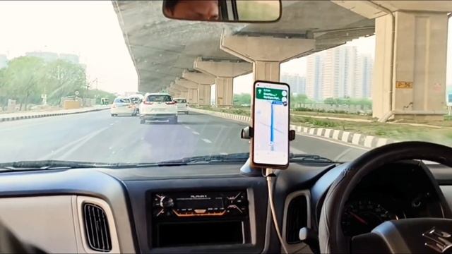 На тук-туке среди попрошаек и коров , чем ещё шокирует Индия ? смотреть онлайн