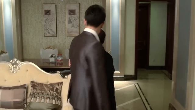 男人和情人在樓下幽會被母親撞見，回家後居然幫兒子瞞著媳婦 смотреть онлайн