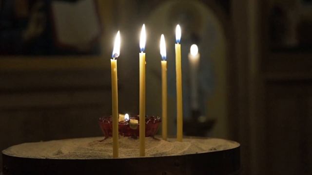 Hitünk látható jelei – A gyertya és a tömjén смотреть онлайн