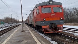 старушка ЭРочка! станция Новая Пустынь! электропоезд ЭР2Р-7084 подъезжает к этой станции!