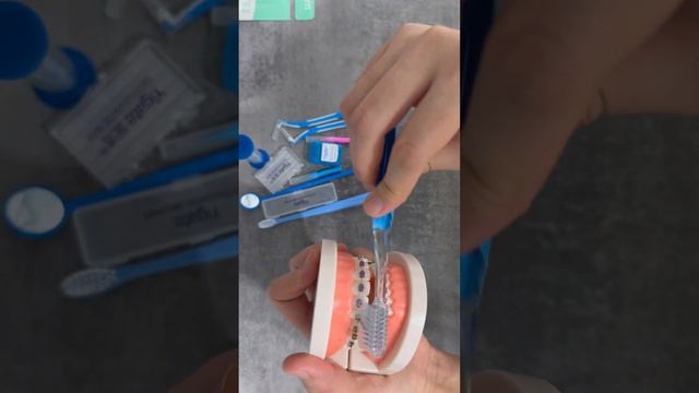 Как чистить зубы с брекетами.  Instagram: Ortho_nabor