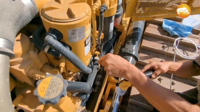 How to pull oil samples using a vacuum pump - Rhino Machinery смотреть онлайн