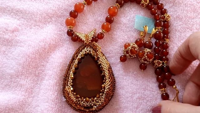 Украшение из сердолика. смотреть онлайн