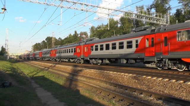 Электропоезд ЭД4М-0459 платформа Рабочий Посёлок смотреть онлайн