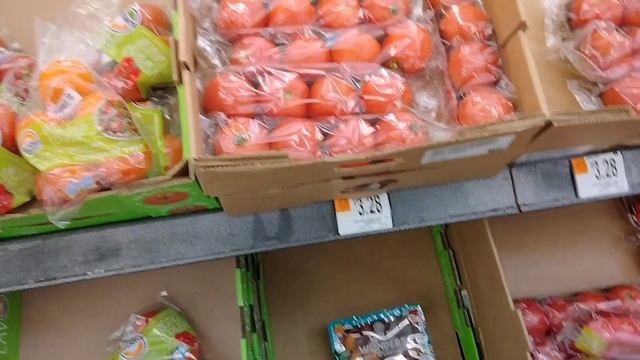 США. Американцы за продуктами. Трусы на пять размеров меньше. смотреть онлайн