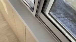 Технология остекления балкона раздвижными алюминиевыми окнами. Работа москитной сетки  Provedal.