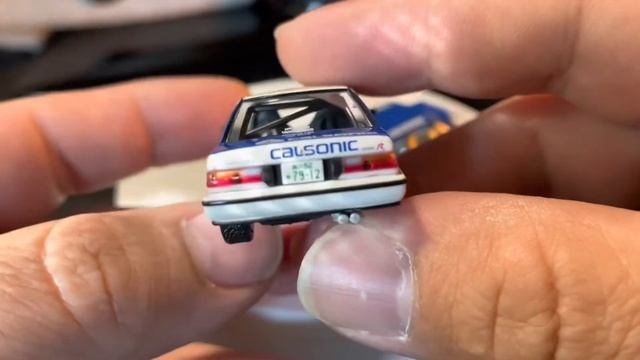 Tomica Limited Vintage Neo Nissan Bluebird sssR 1/64 смотреть онлайн
