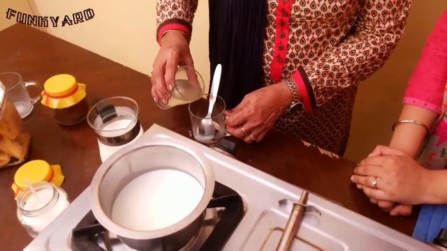 HOT COFFEE II हॉट कॉफ़ी II MUMMY'S KITCHEN II FUNKY