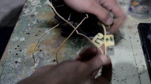 Подключение асинхронного безконденсаторного электродвигателя ~220В АОЛБ 31-2 с четырьмя выводами.