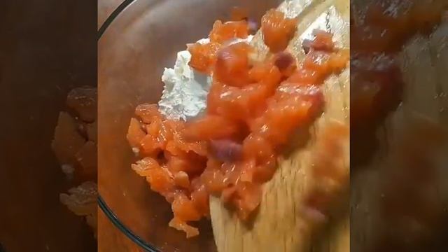 Булочки с красной рыбой и творожным сыром рецепт #Shorts смотреть онлайн