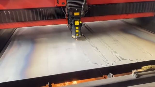 BYSTRONIC BYSPRINT 3015 Laser cutting machine (CO2) (2006) id10647: смотреть онлайн