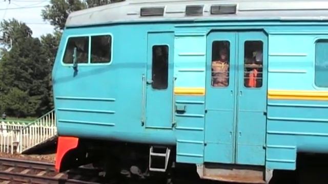 Электропоезд ЭМ2-023 смотреть онлайн