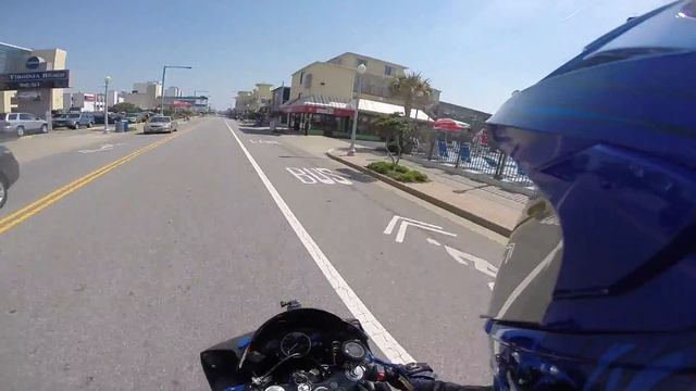 Dual Vlog!! ft. Thomas Ep. 02-Funny Beach Ride смотреть онлайн