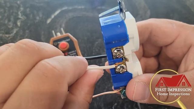 Hot and Neutral reversed (outlets) смотреть онлайн