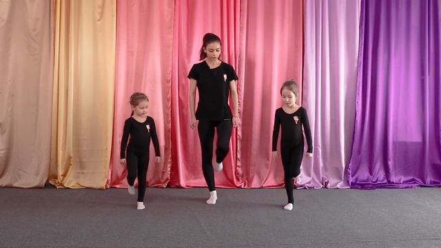 Прыжки с поднятием ноги смотреть онлайн