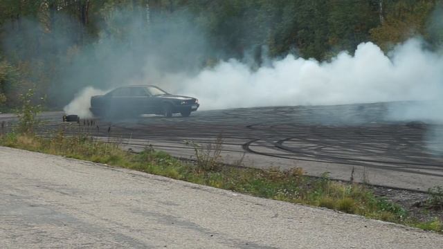 BMW E34 OM606 DIESEL BURNOUT смотреть онлайн