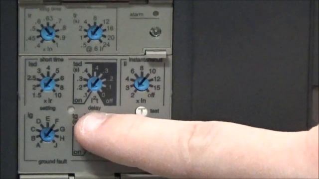 Micrologic 5.0 and 6.0 Tutorial for Schneider Circuit Breakers | Schneider Electric Support смотреть онлайн