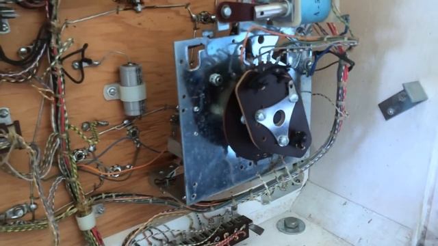 1977 Gottlieb "Jacks Open" Wedgehead Pinball Machine смотреть онлайн