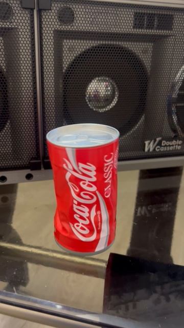 Танцующая Банка Coca-Cola смотреть онлайн