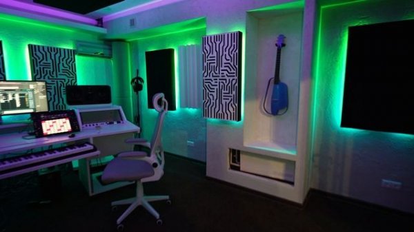 Music studio by Acoustic shield