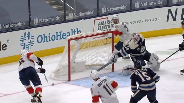 Korpisalo makes larcenous paddle save on Barkov смотреть онлайн