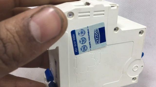 TOMZN Change Over Manual Transfer Switch Circuit Breaker TOB1 63 in Pakistan смотреть онлайн