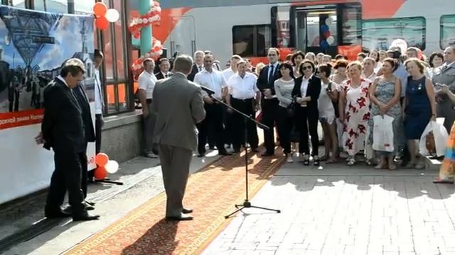 Скоростной поезд "Ласточка" впервые проехал из Новосибирска в Барнаул смотреть онлайн